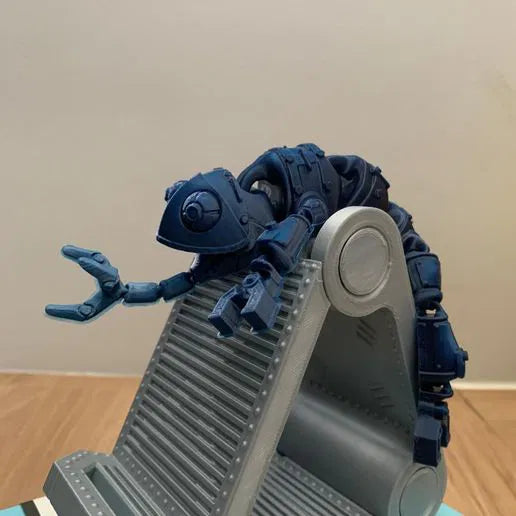 Articulated Mechanical Chameleon Figurine – Poseable Robot Lizard Toy | Collectible Model