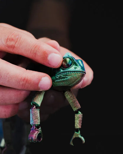 Articulated Chameleon Figurine – Poseable Camouflage Lizard Toy | Collectible Reptile Model