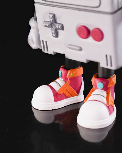 Articulated Gaming Buddy Figurine – Vintage Gamer Desk Toy | Collectible Display Model